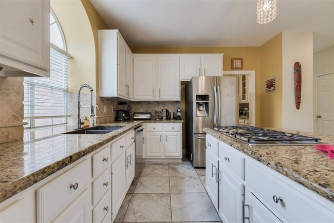 Building Photo - 14103 Heatherhill Pl