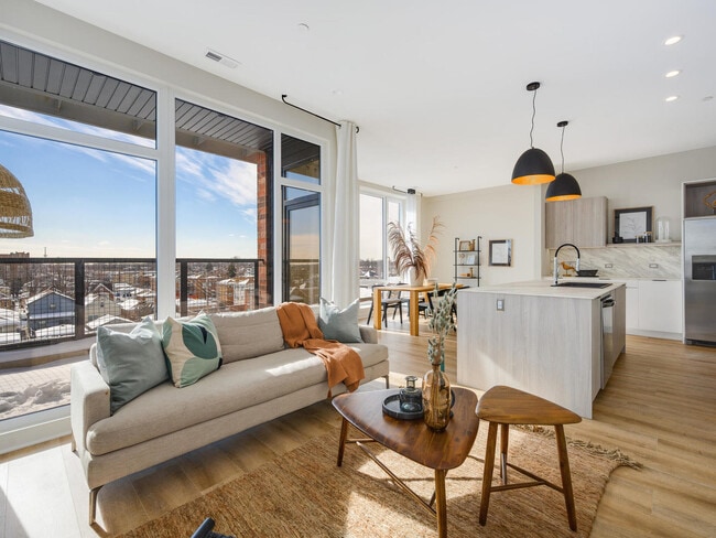 Building Photo - 6336 W Belmont Ave