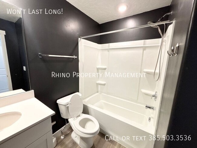 Building Photo - 1092 E Vessel Ct