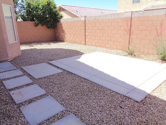 Building Photo - 4106 E Chambers St