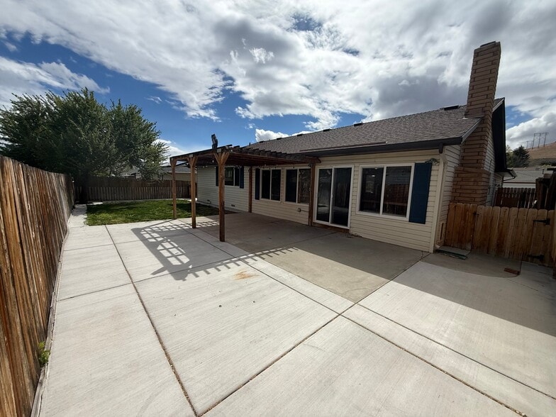 Building Photo - 3654 Koskela Dr