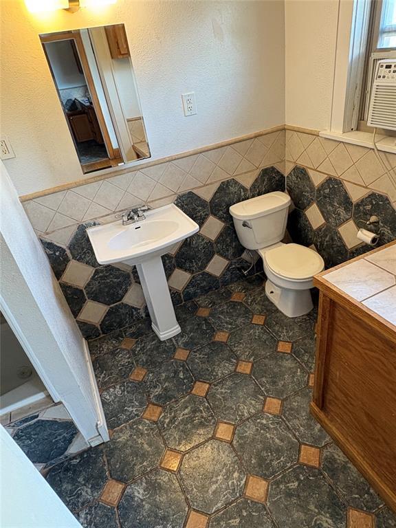 Building Photo - 1410 NW 25th St