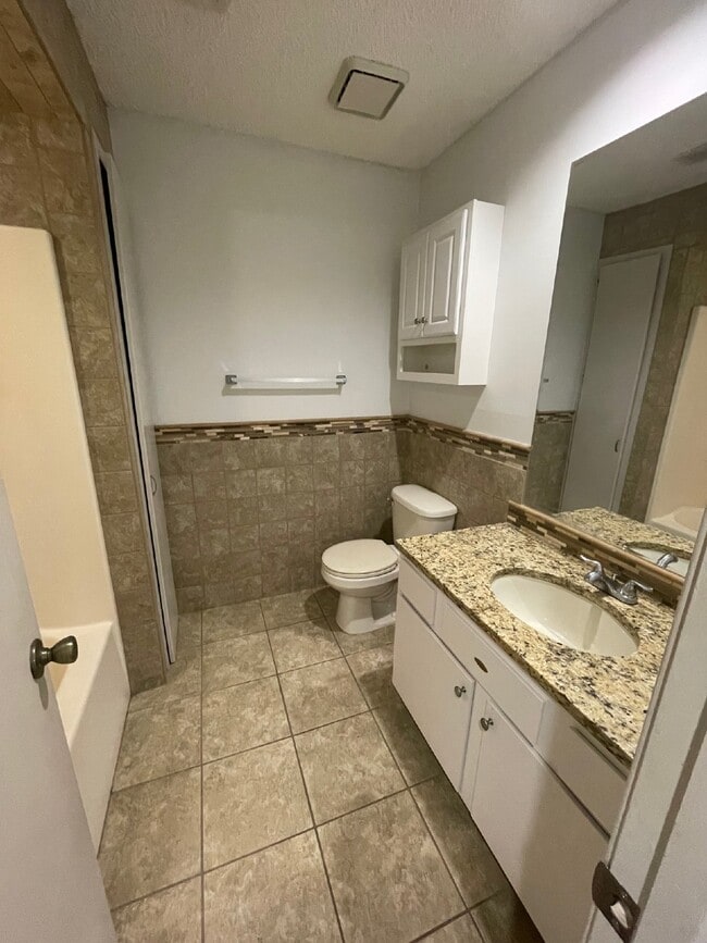 Building Photo - 1 bedroom, 1 bathroom lower level unit with River views.