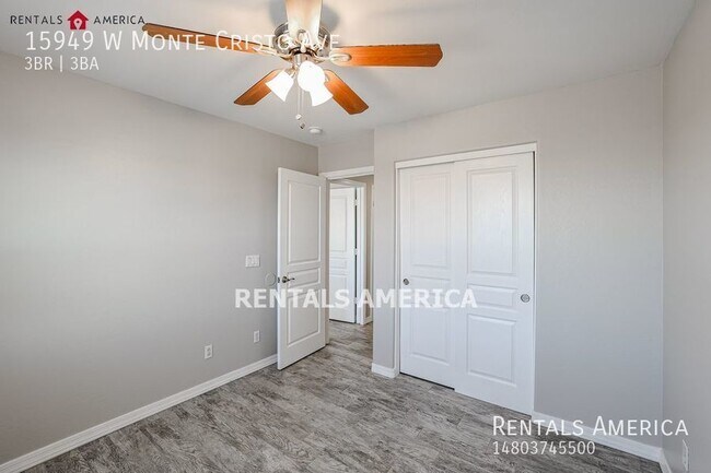 Building Photo - Corner lot with RV gate!