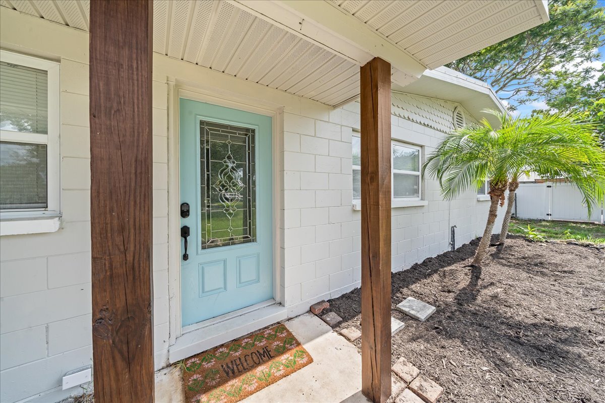 Building Photo - 1610 Glen Haven Dr