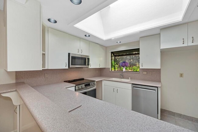 Building Photo - Beautiful 3-Bedroom Home in North Auburn's Sierra Foothills