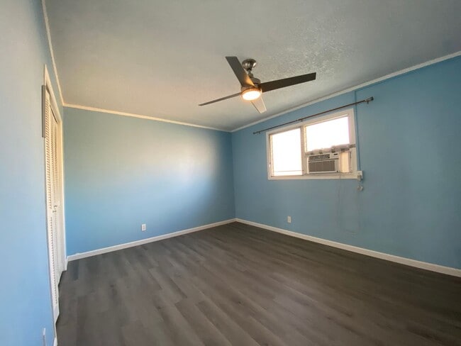 Building Photo - 98-1387-1387 Nola St