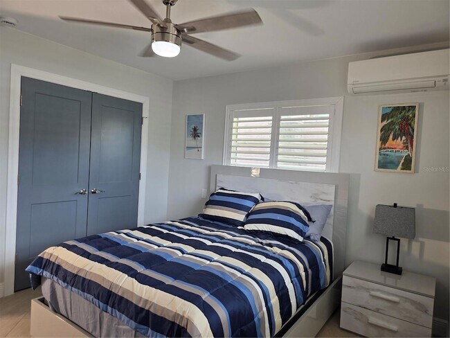 Building Photo - 3435 Overlook Dr NE