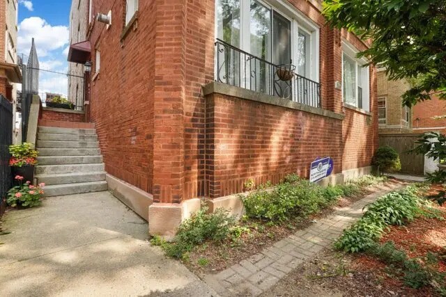 Building Photo - 7619 N Bosworth Ave