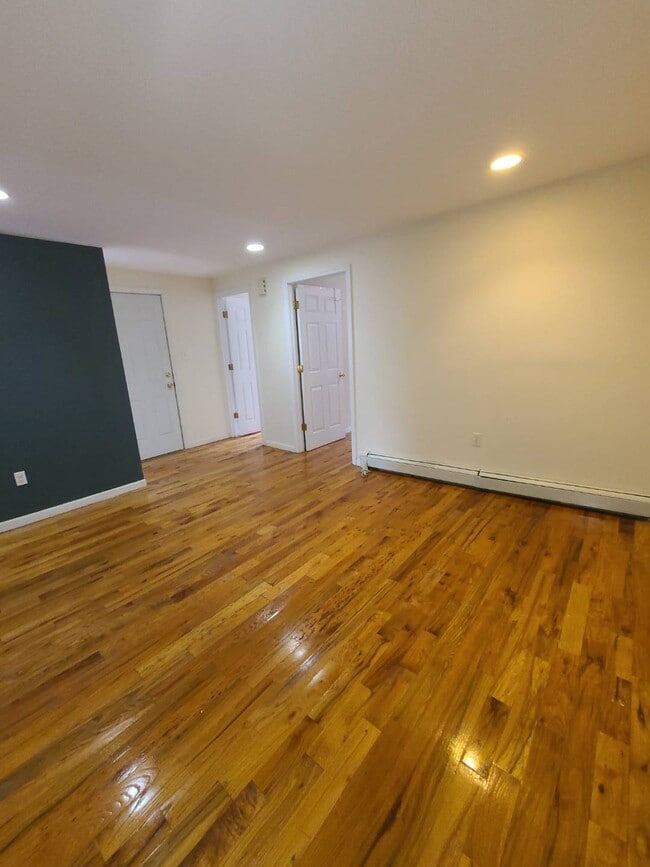 Building Photo - 229 MacDougal St