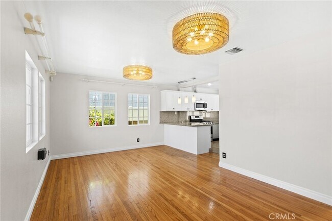 Building Photo - 1205 Manzanita Ln