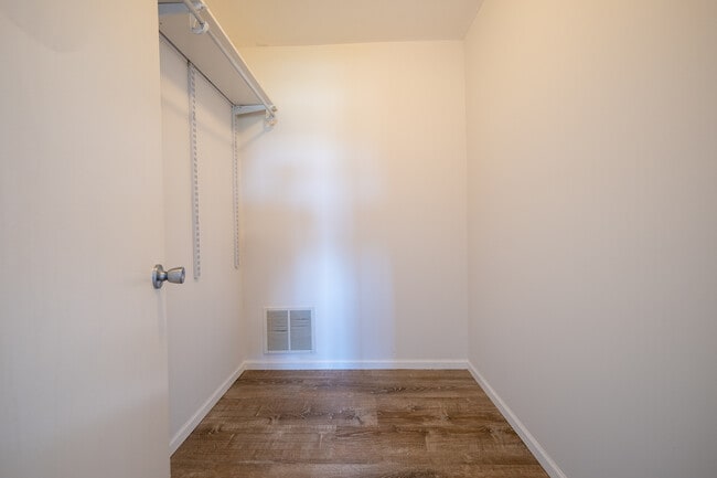 Building Photo - 2246 Flamingo Dr