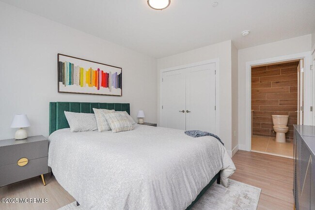 Building Photo - 27 3rd Ave