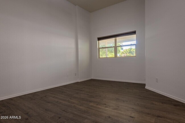 Building Photo - 3125 E Cottonwood Ln