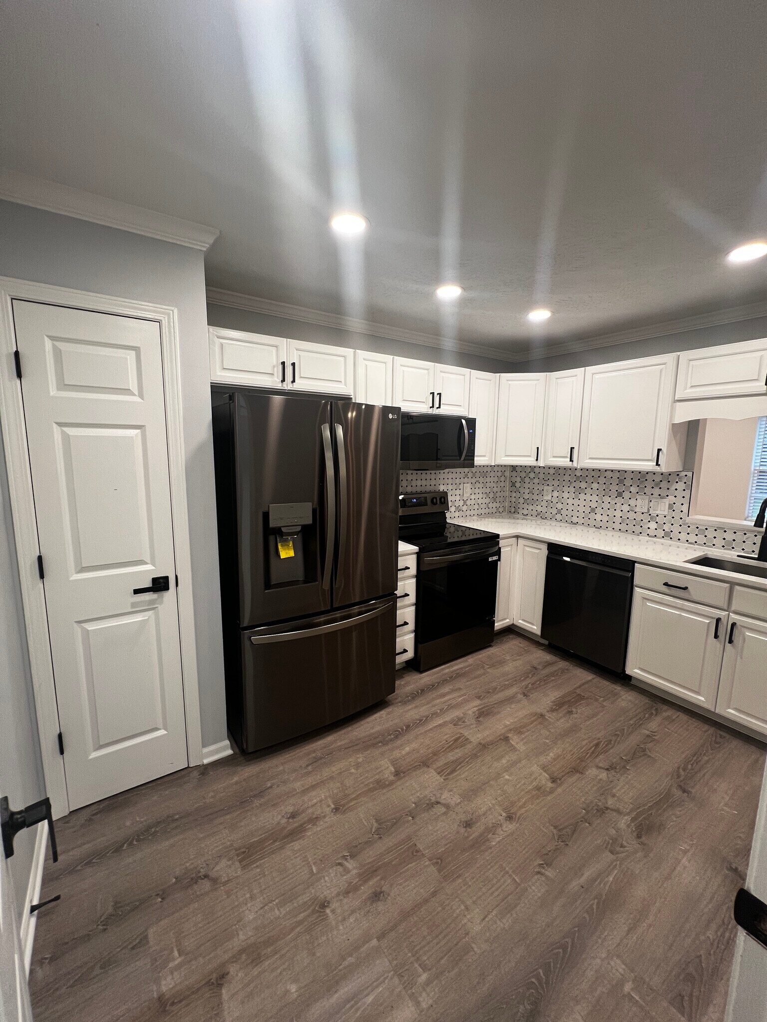 Building Photo - 10702 Ashview Dr