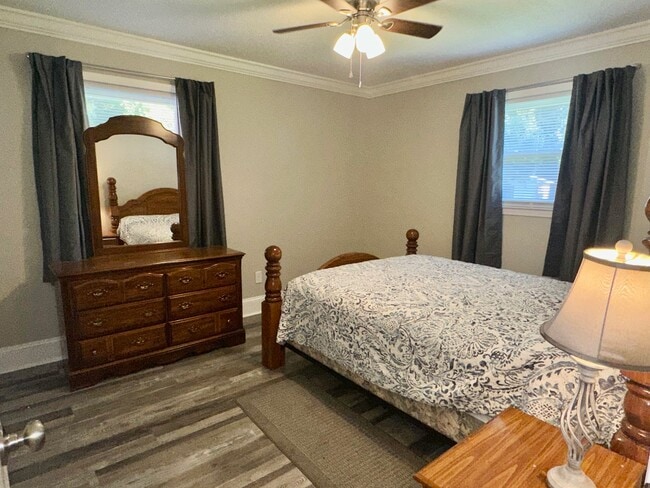 Building Photo - 1205 Furches Ave