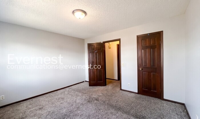 Building Photo - 2356 S Crysler Ave