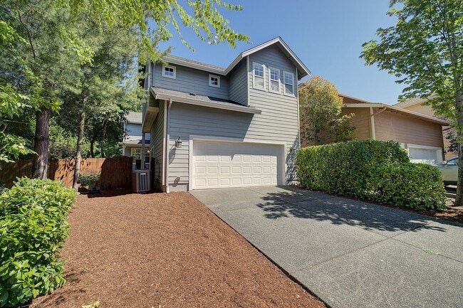 Building Photo - 3Bd/2.5Ba Redmond Home