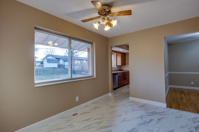 Building Photo - 2830 Flintwood Dr