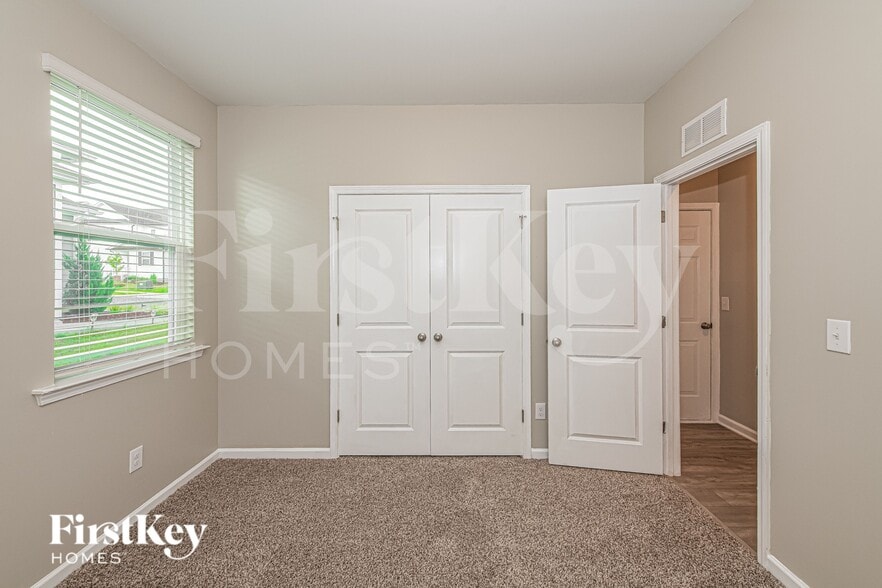Building Photo - 1508 Underbrush Dr