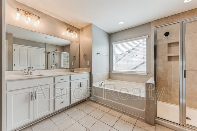 Building Photo - 7419 Canova Ln
