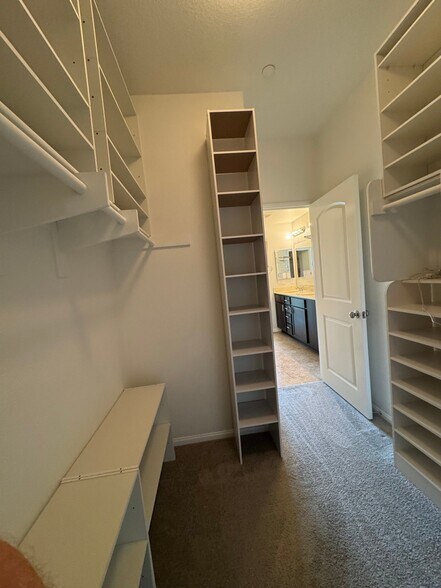 Building Photo - 1460 Mockingbird Ct