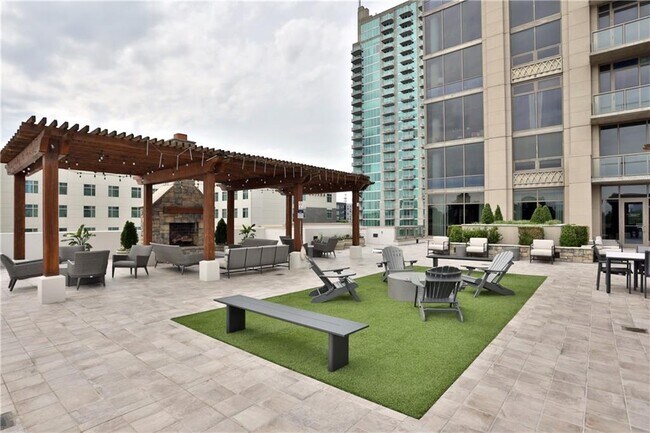 Building Photo - 270 17th St NW
