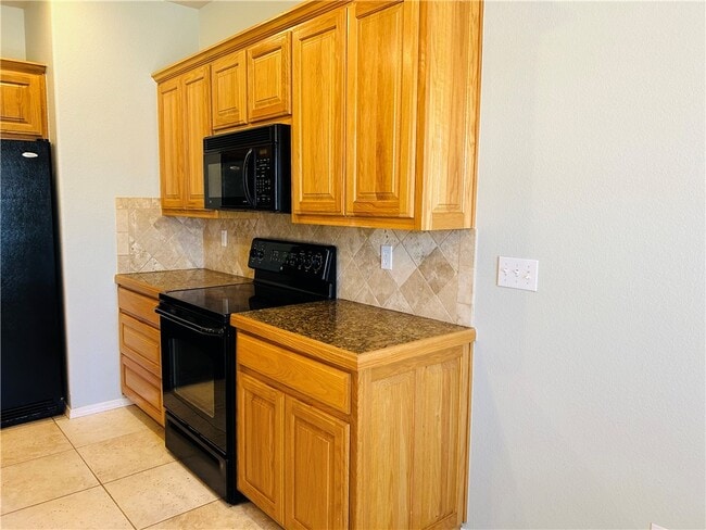 Building Photo - 15 Mills Dr