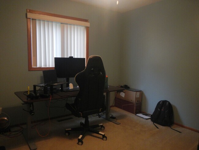 Building Photo - Nice 3 Bedroom 2.5 Bathroom house in Hudson