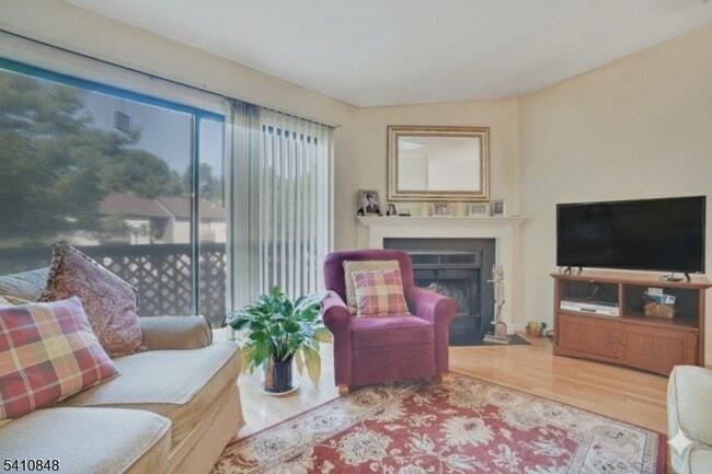 Building Photo - 1214 Spruce Hills Dr