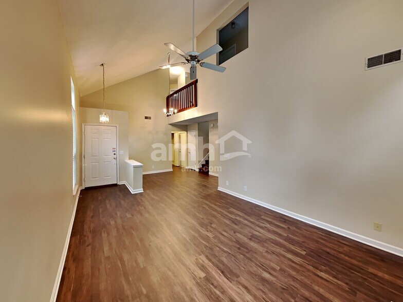 Building Photo - 1212 Wembley Dr