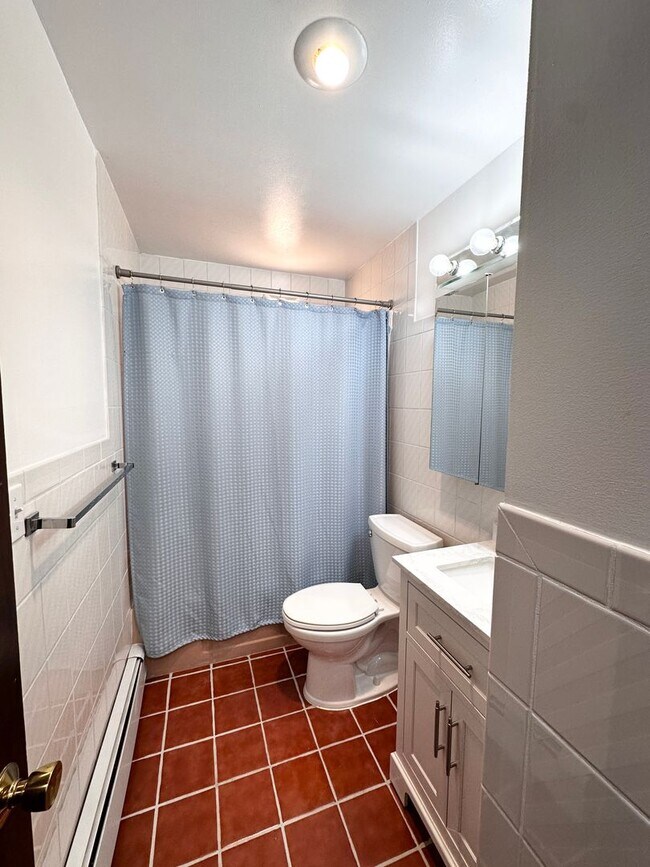 Building Photo - k933w