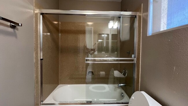 Building Photo - Stylish and modern loft-like 2 bedroom 2.5 bath condo in an urban oasis!