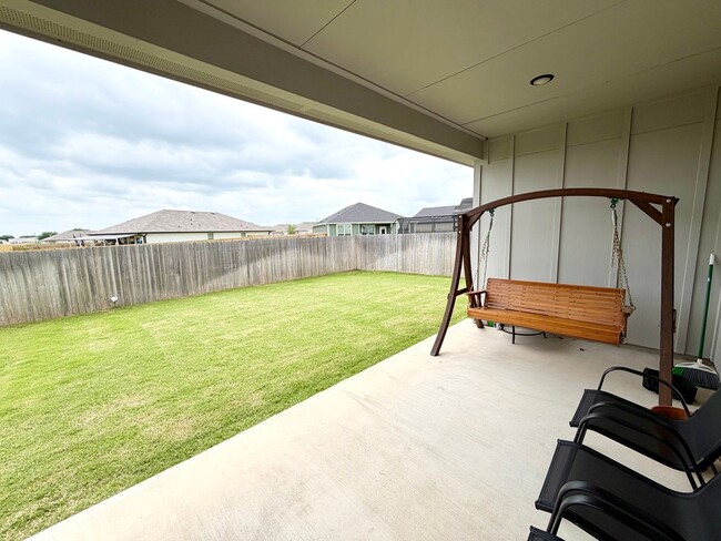 Building Photo - Spacious 4 bed/3 Bath home in Midway ISD