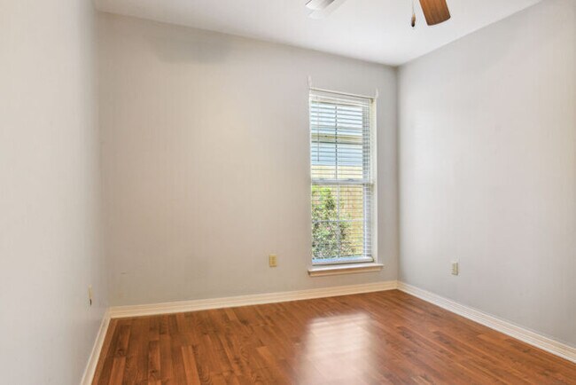 Building Photo - 11523 Caroline Court