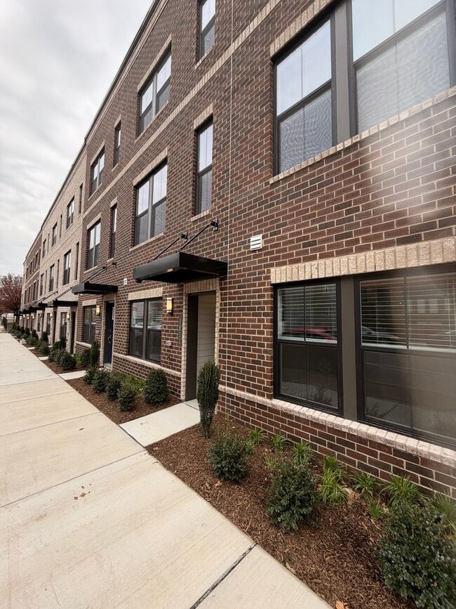 Building Photo - Newly Constructed 3bed/3.5 bath townhome available now!