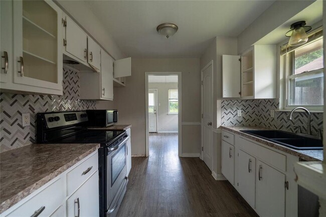 Building Photo - 23222 Summer Pine Dr