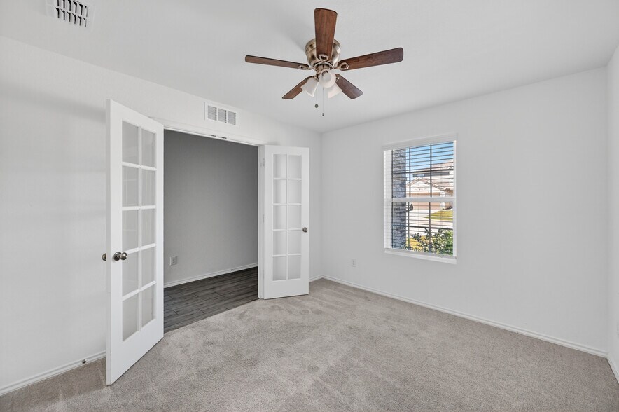 Building Photo - 4417 Benham Dr