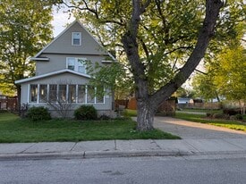 Building Photo - 2936 Earle Ave SW