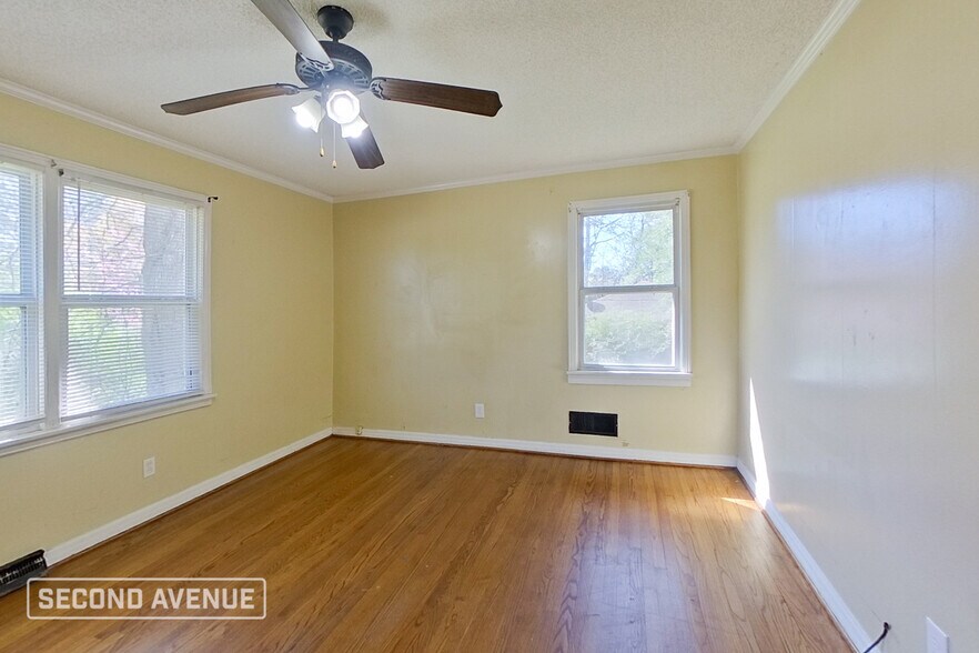 Building Photo - 2328 3rd St NE