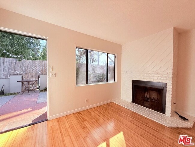 Building Photo - 1531 Cabrillo Ave