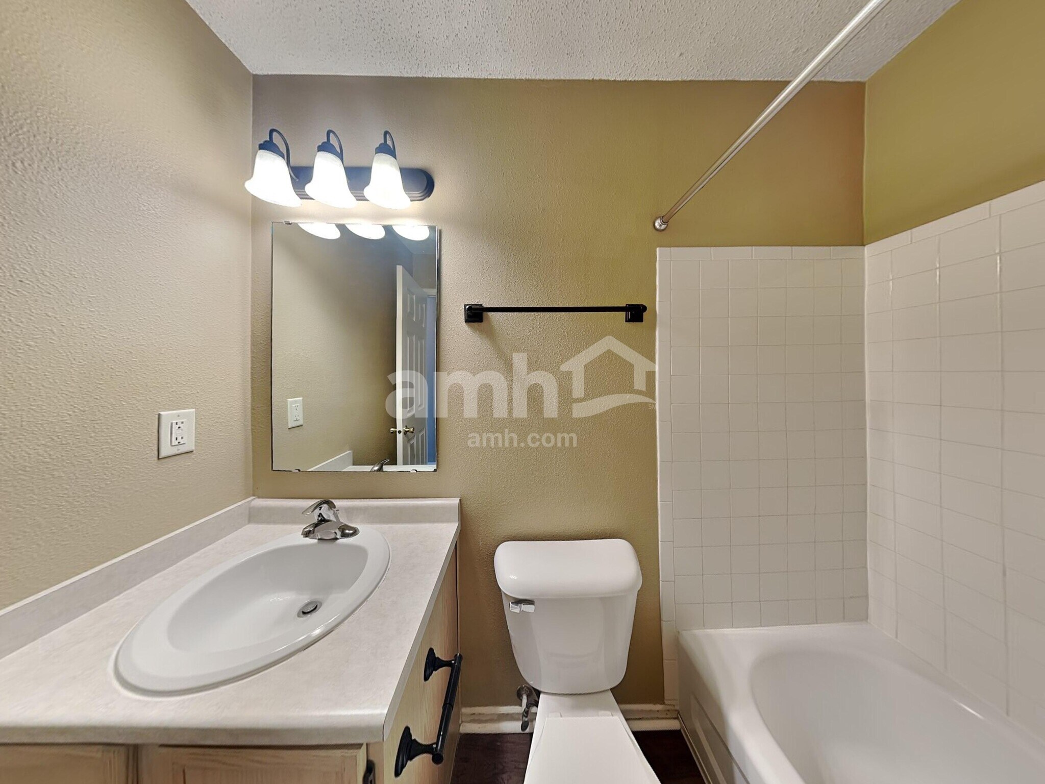Building Photo - 14324 Orange Blossom Trail