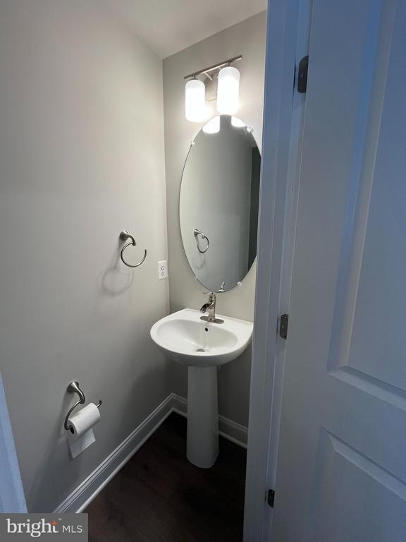 Building Photo - 1225 Fenwick Rd