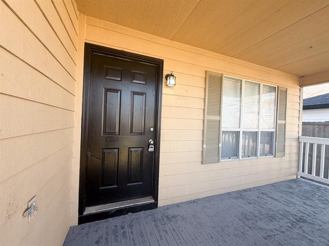 Building Photo - 493 Bryant Ave