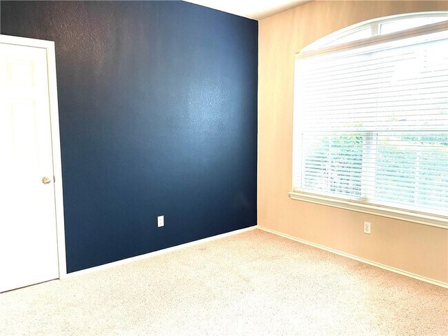 Building Photo - 1010 Aiken Dr