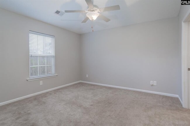 Building Photo - 129 Crickhollow Cir