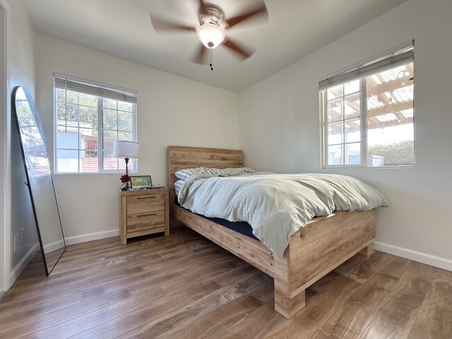 Building Photo - Atwater Village Bungalow Unit #2
