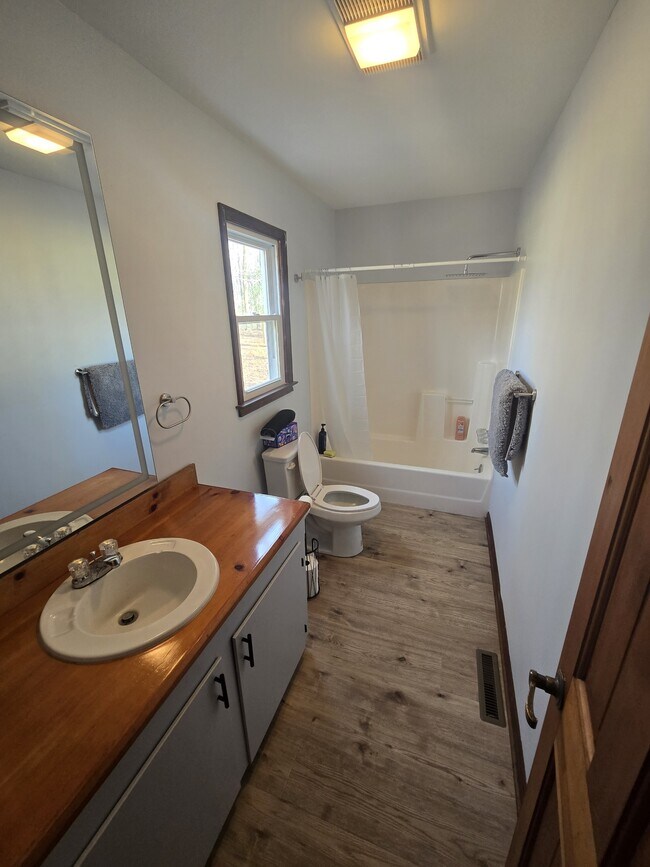 Building Photo - 125 Lone Eagle Way