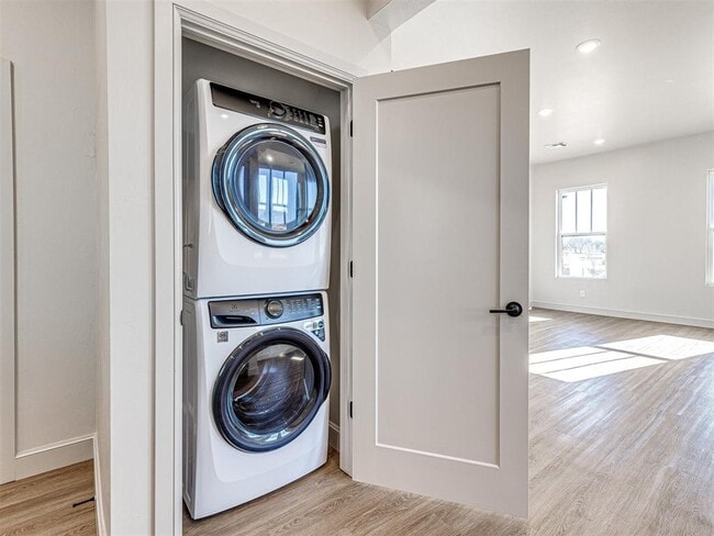 Building Photo - 29596 Memory Ln