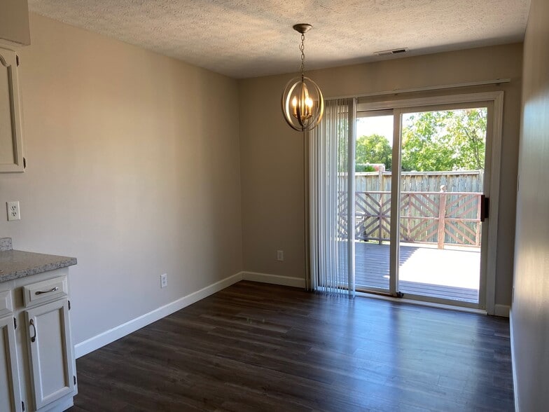 Building Photo - 3416 S Kennedy Dr